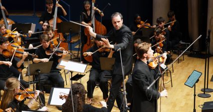 Sinfonieorchester mit Solist Hannes Wagner
